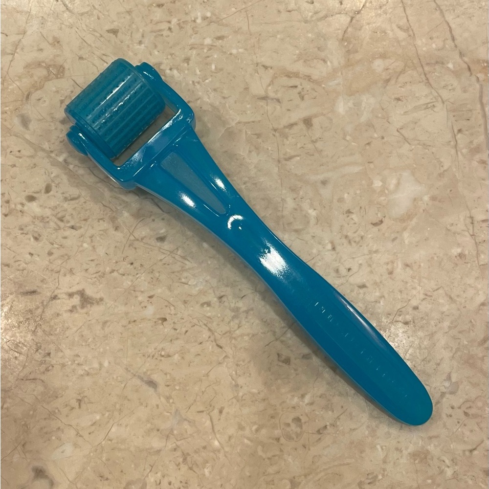Rodan+Fields AMP MD roller